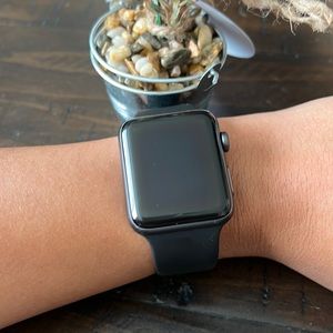 2nd gen Apple Watch, black, 2mm